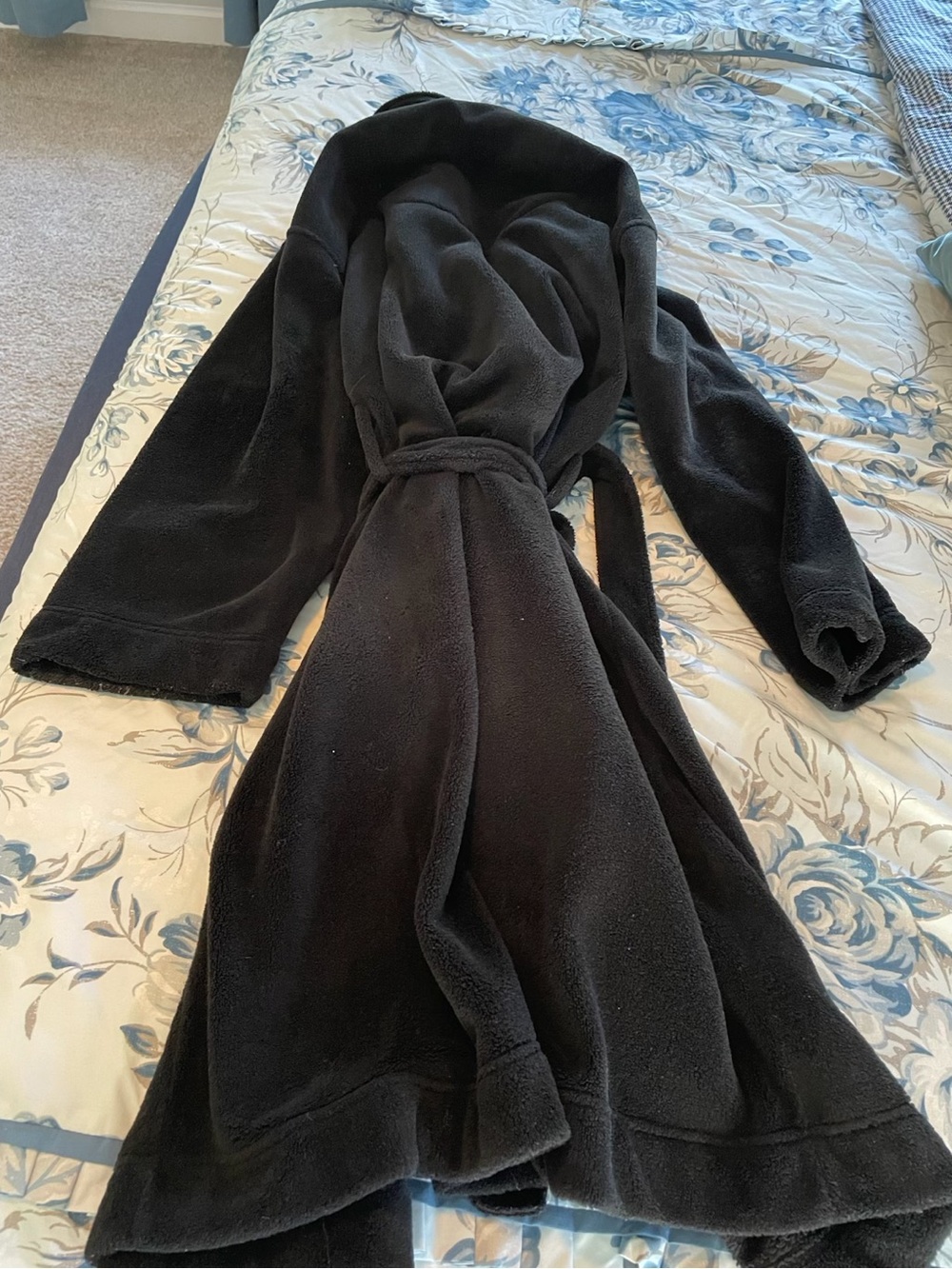 Cozy Black Plush Robe - Picture 2 of 3